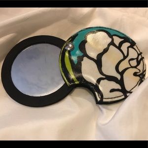 Vera Bradley compact mirror in Island Blooms